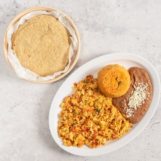 Huevos a la Mexicana / Mexican Style Eggs