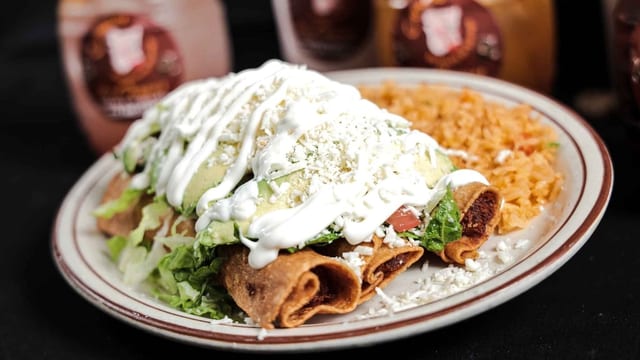 Flautas.