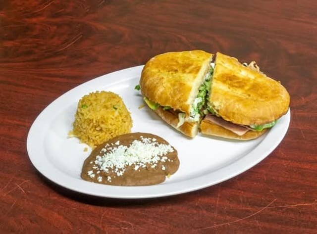 Cena De Torta / Torta Dinner.