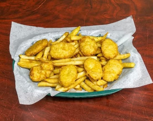 Combo De Nuggets De Pollo / Chicken Nuggets Combo.